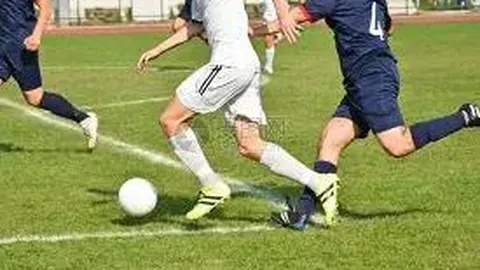 李嗣镕首战告捷，颜值家族齐祝贺：李明之子进球，姐姐赛后点赞