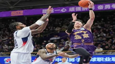 篮球盛宴：猛龙激战爵士，揭秘赛事总分悬念！